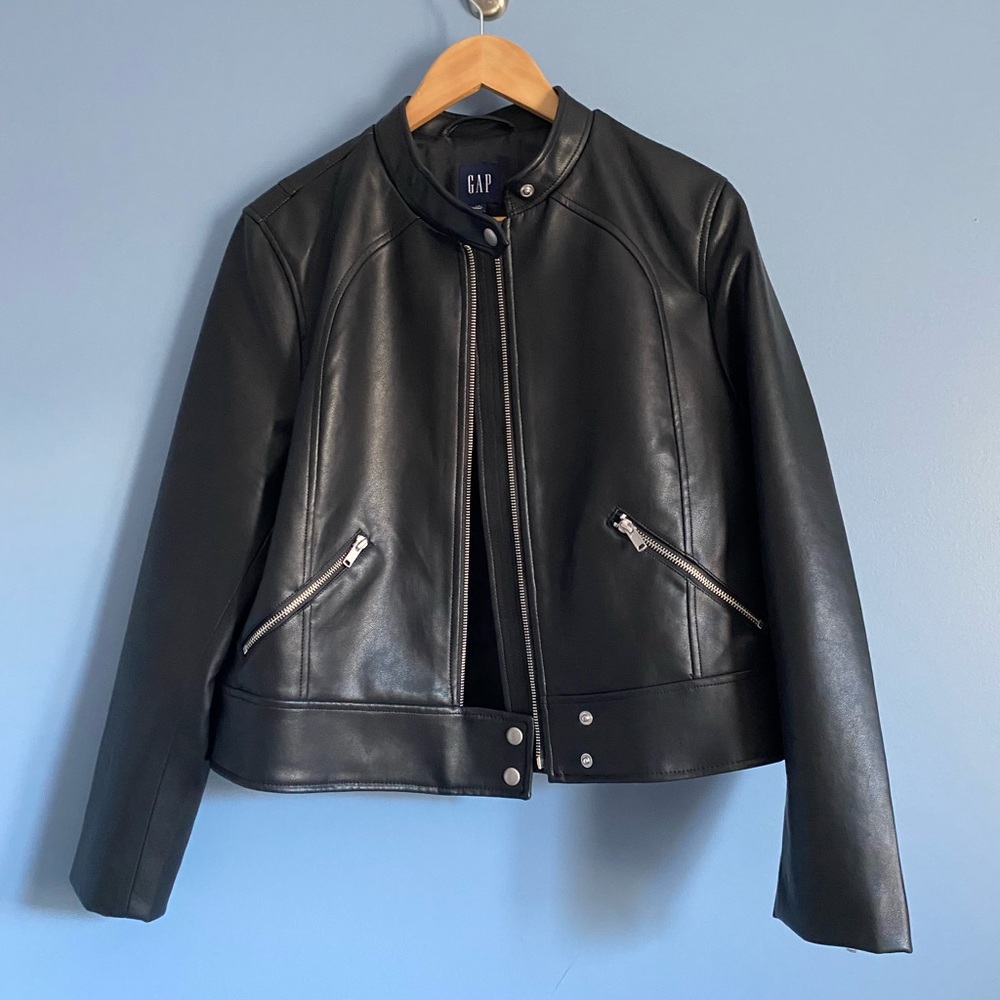 NWT GAP Women's Sleek Black Faux Leather Jacket